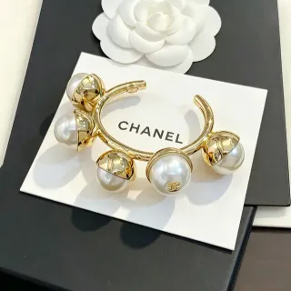 Chanel 珍珠和金色调开口手镯