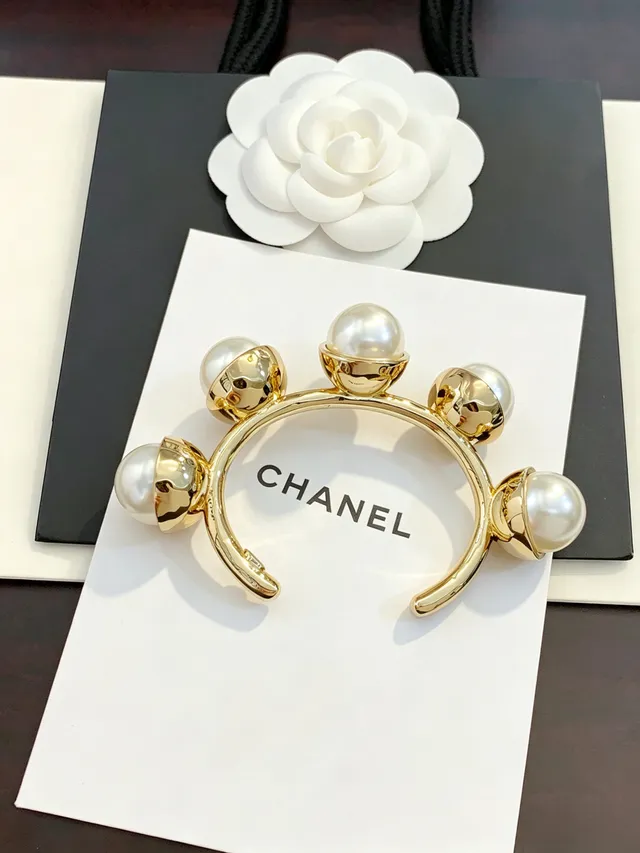 Chanel Pearl and Gold-Tone Open Cuff Bracelet 8