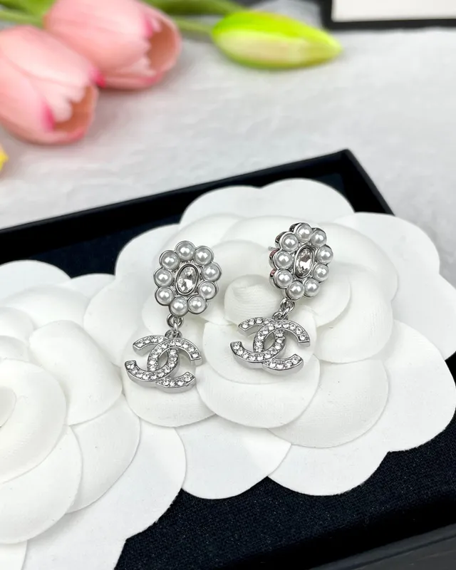 Chanel Pearl Flower CC Drop Earrings 3