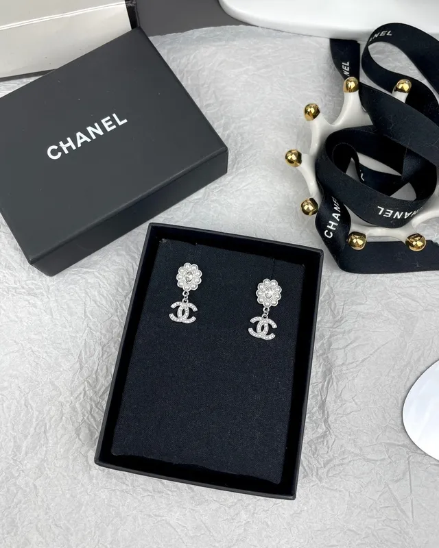 Chanel Pearl Flower CC Drop Earrings 5