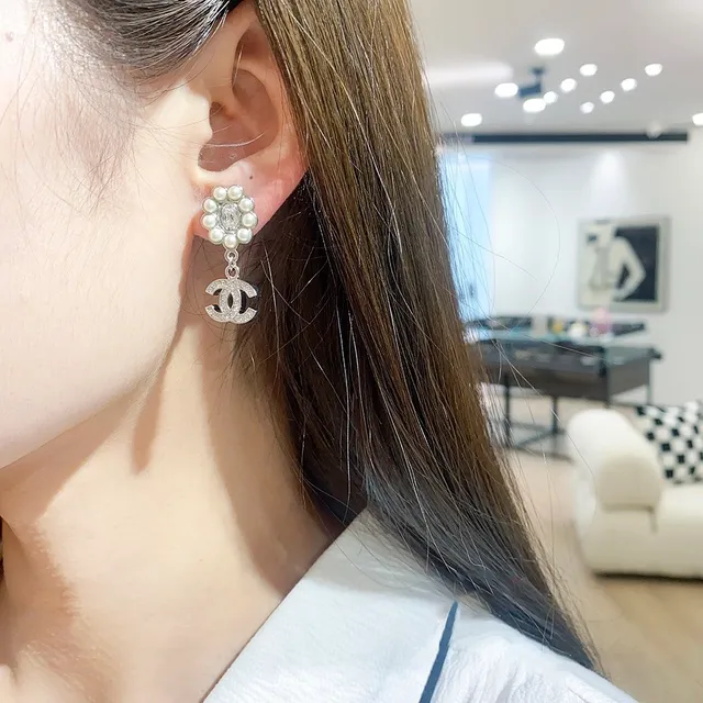 Chanel Pearl Flower CC Drop Earrings 8