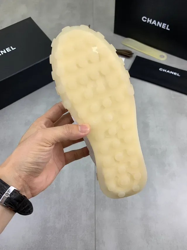 Chanel Runway Sneaker Beige Blanc Low Top Matériaux Mixtes Chaussures Lifestyle 2