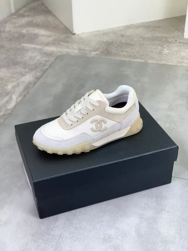 Chanel Runway Sneaker Beige Blanc Low Top Matériaux Mixtes Chaussures Lifestyle 4