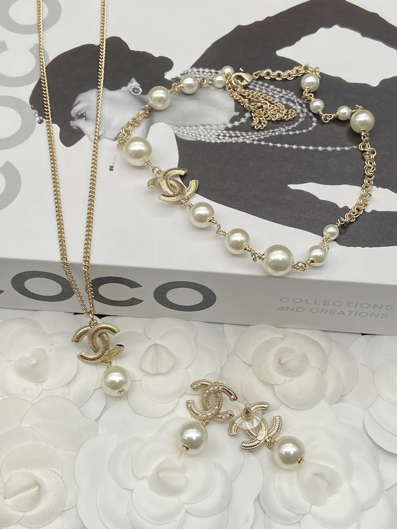 Chanel Silver White Pearl-Strung Interlocking CC Logo Necklace 2