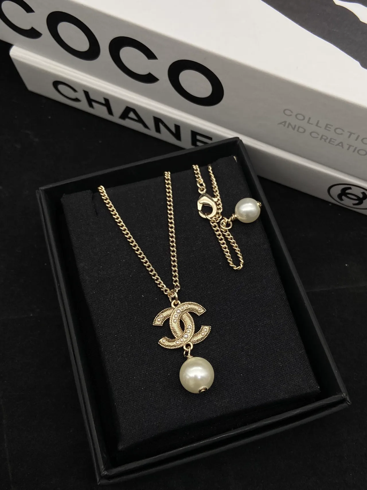 Chanel Silver White Pearl-Strung Interlocking CC Logo Necklace 5