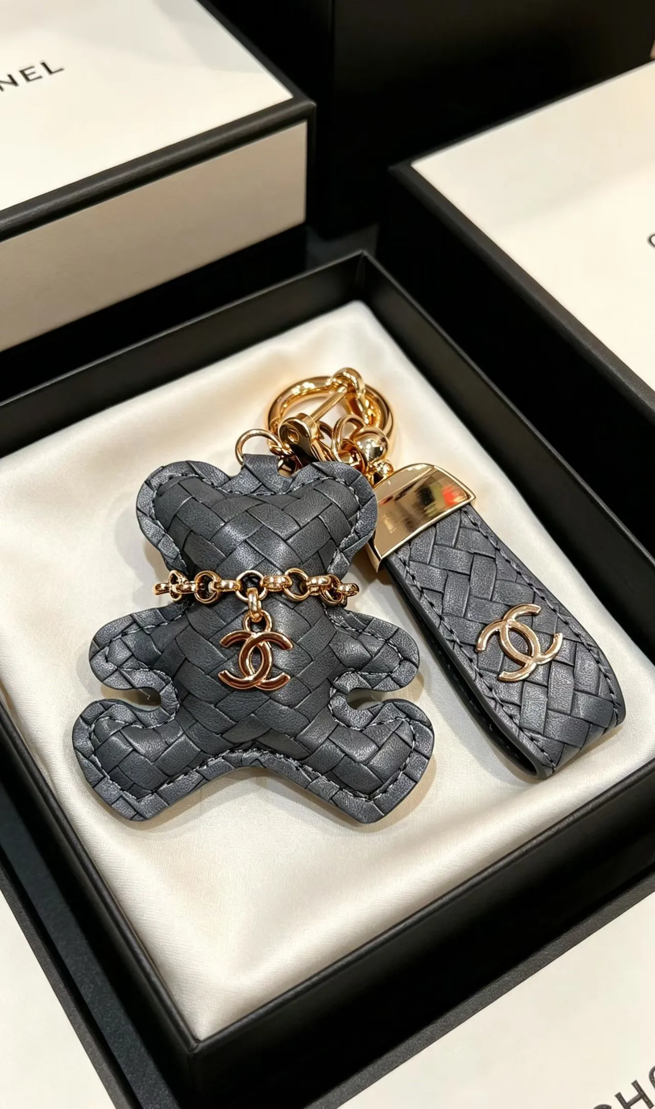 Chanel Teddy Bear Pink Gold Quilted Leather Interlocking CC Logo Handbag 8
