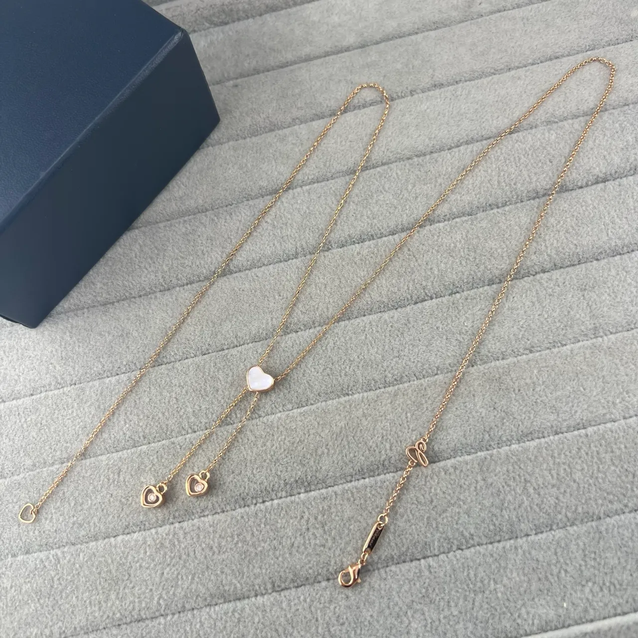 Chopard Happy Hearts Pendentifs en forme de cœur en or et argent Chaînes délicates à maillons Collier 4