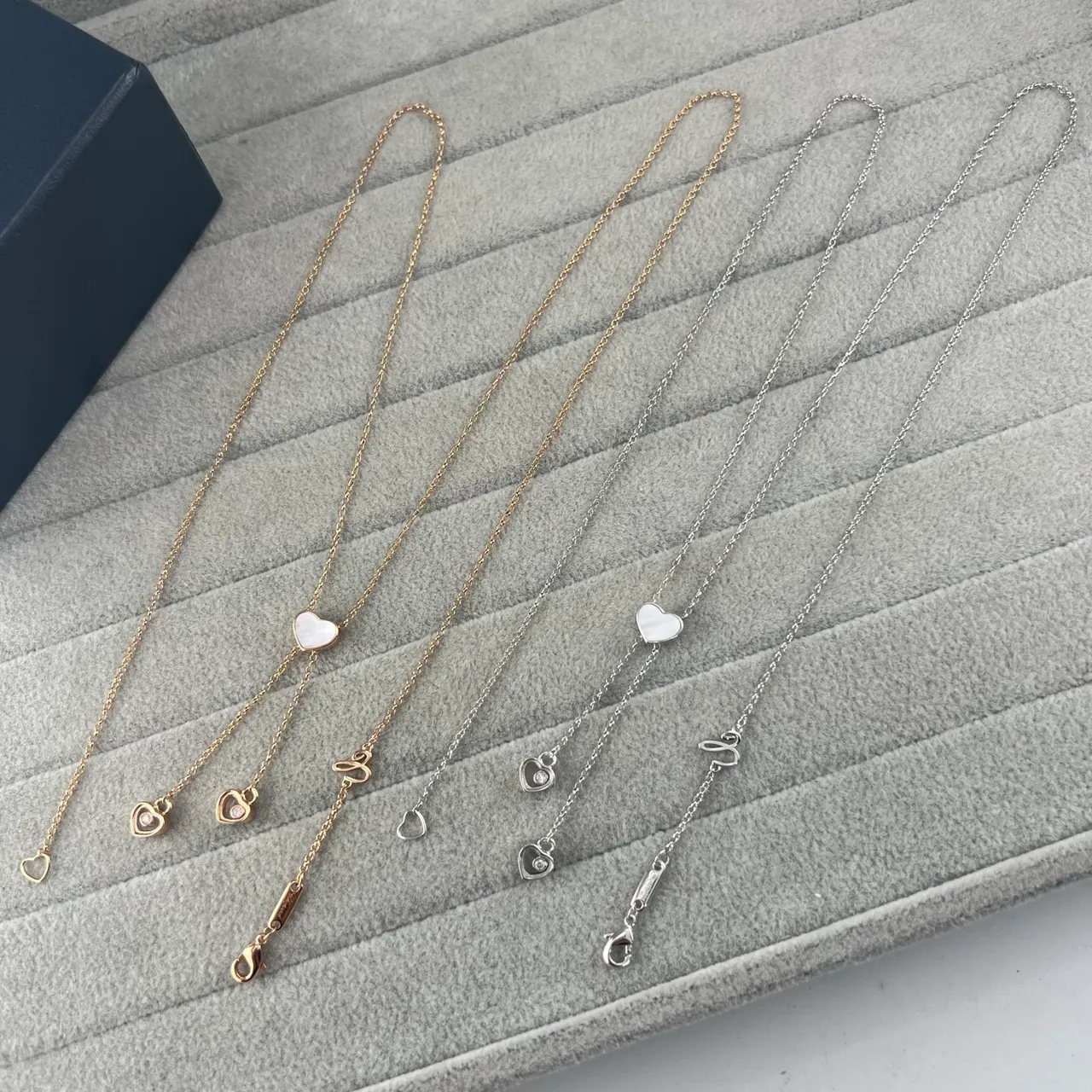 Chopard Happy Hearts Pendentifs en forme de cœur en or et argent Chaînes délicates à maillons Collier 5