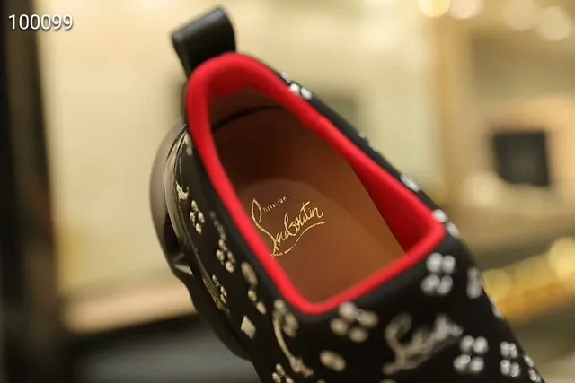 Christian Louboutin Baskets Noires et Rouges Slip-On Motif Brodé Chunky 4