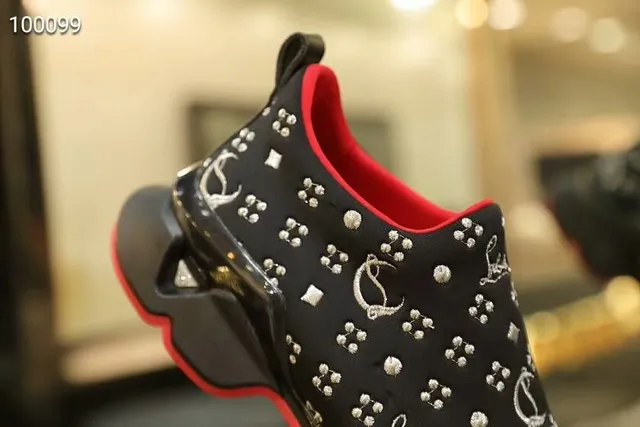 Christian Louboutin Baskets Noires et Rouges Slip-On Motif Brodé Chunky 5