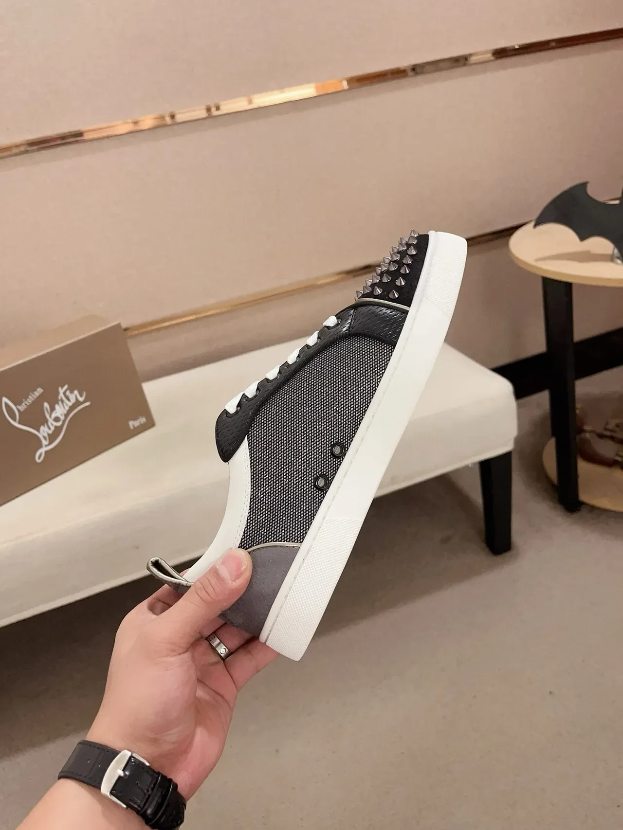 Christian Louboutin Noir Blanc Bout avec Spikes Tige en Matériau Mixte Sneakers Lifestyle 4