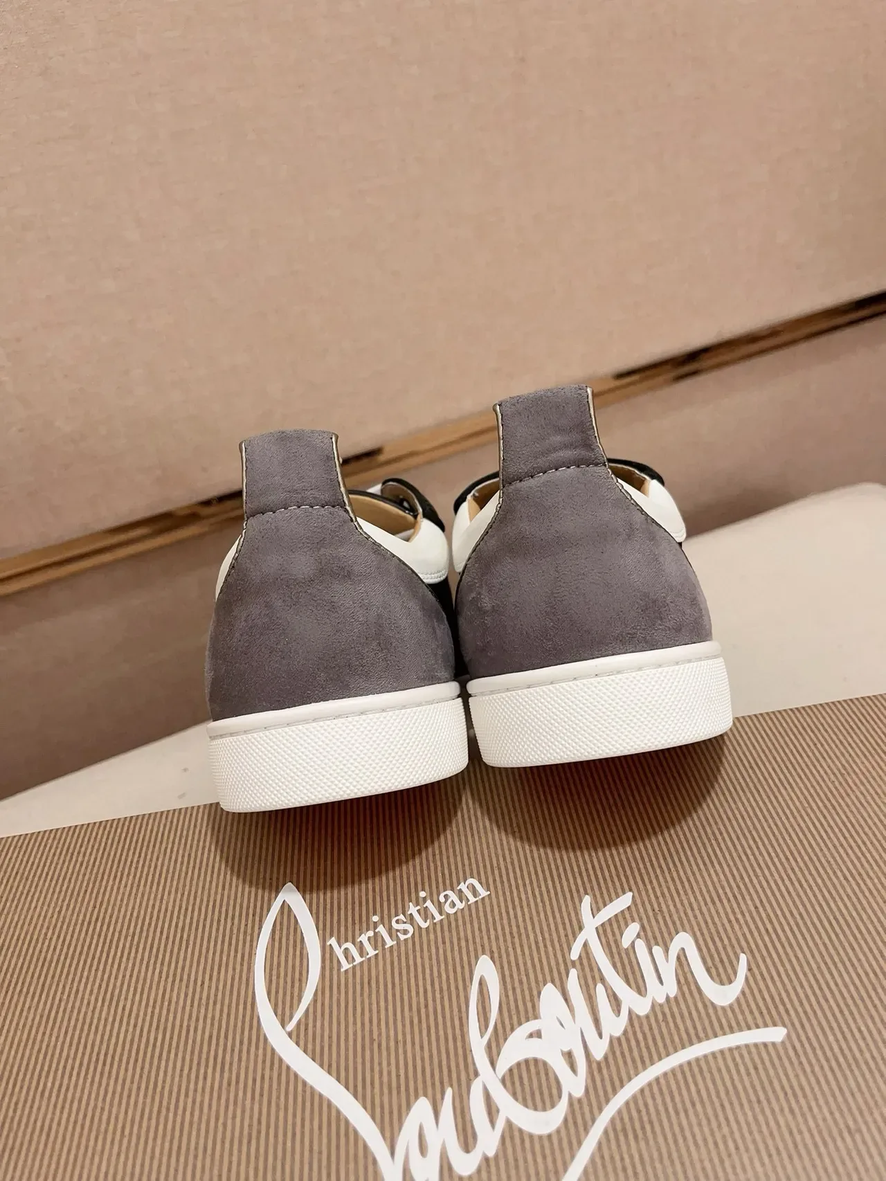Christian Louboutin Noir Blanc Bout avec Spikes Tige en Matériau Mixte Sneakers Lifestyle 7