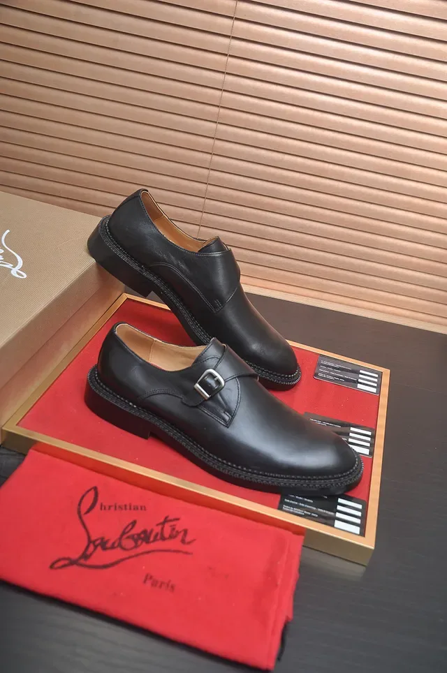 Christian Louboutin Chaussures Monk en Cuir Noir à Bride Simple 4