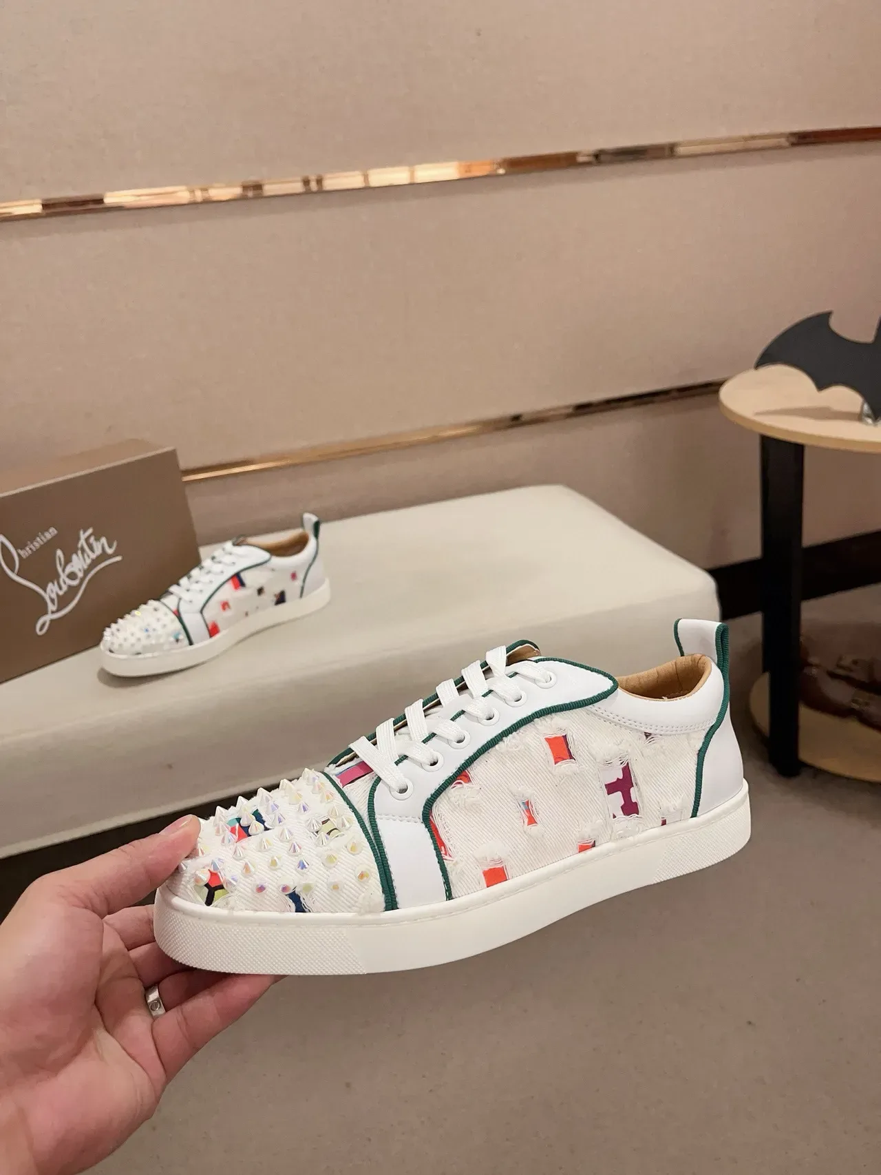 Christian Louboutin Blanc Vert Pointe à picots Panneaux de tissu déconstruits Sneakers lifestyle 3