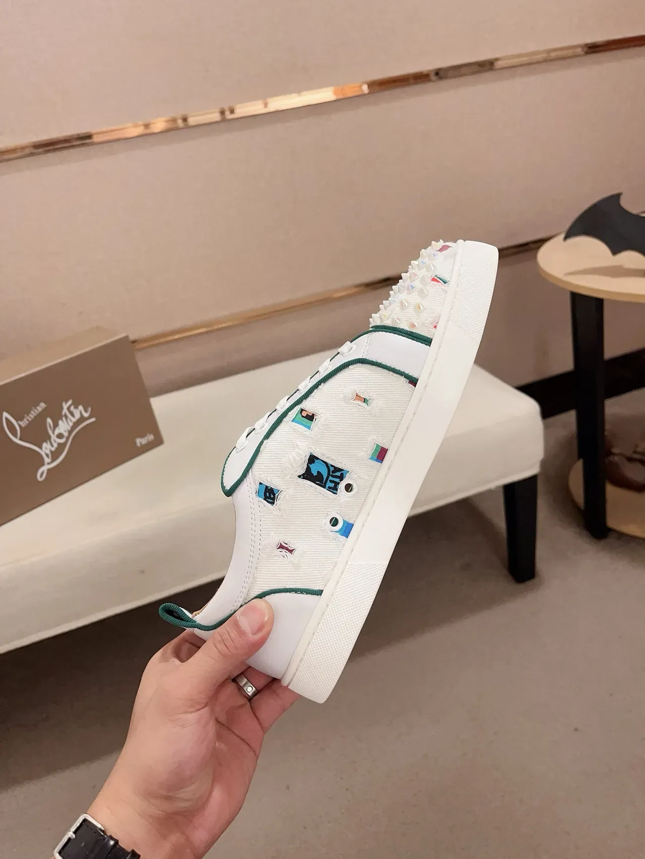 Christian Louboutin Blanc Vert Pointe à picots Panneaux de tissu déconstruits Sneakers lifestyle 5
