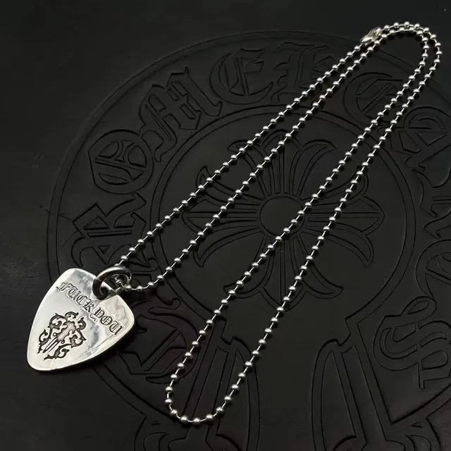 Chrome Hearts Pendentif de Púa de Guitare Argent Motifs Gravés 8
