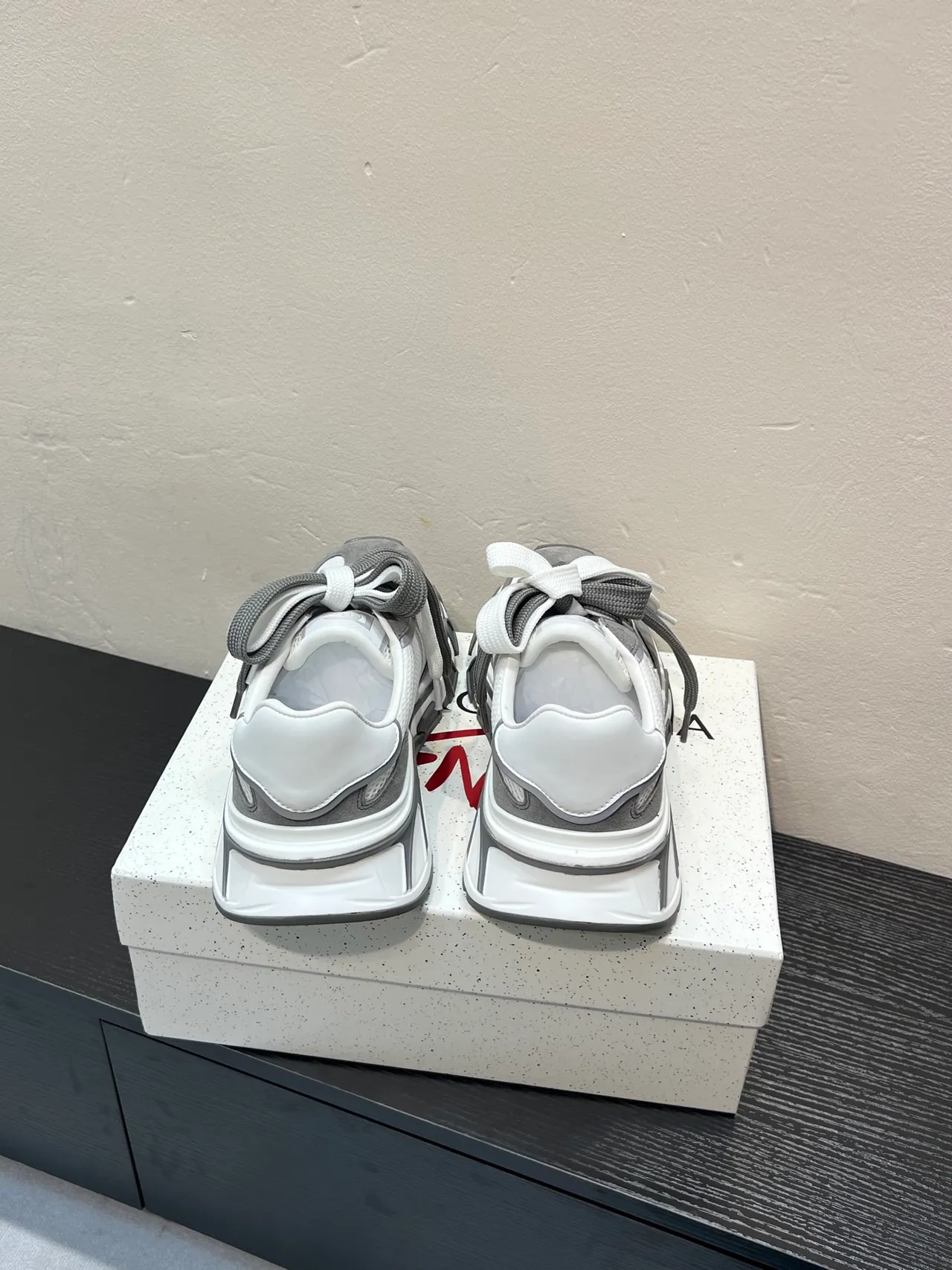 DC Shoes White Gray Platform Sole Mixed-Material Upper Chunky Sneakers 6