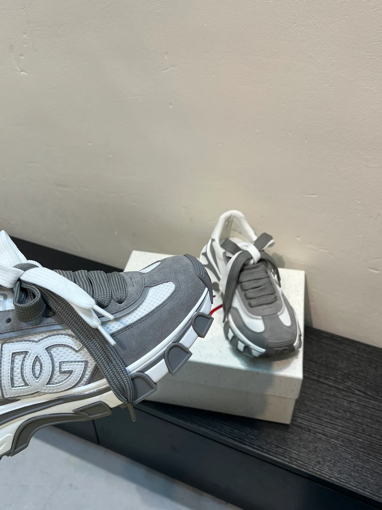 DC Shoes White Gray Platform Sole Mixed-Material Upper Chunky Sneakers 8