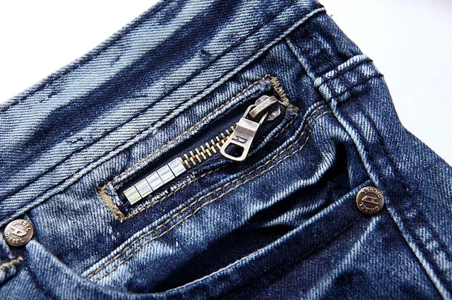 Diesel بنطال قصير جينز غسيل متوسط متضرر 18