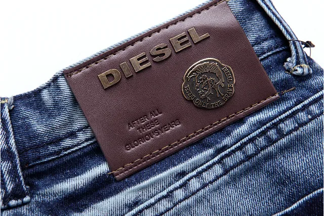 Diesel بنطال قصير جينز غسيل متوسط متضرر 21