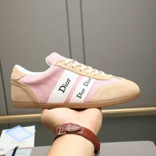 Dior B22 पिंक बीज लो टॉप सूड लाइफस्टाइल स्नीकर