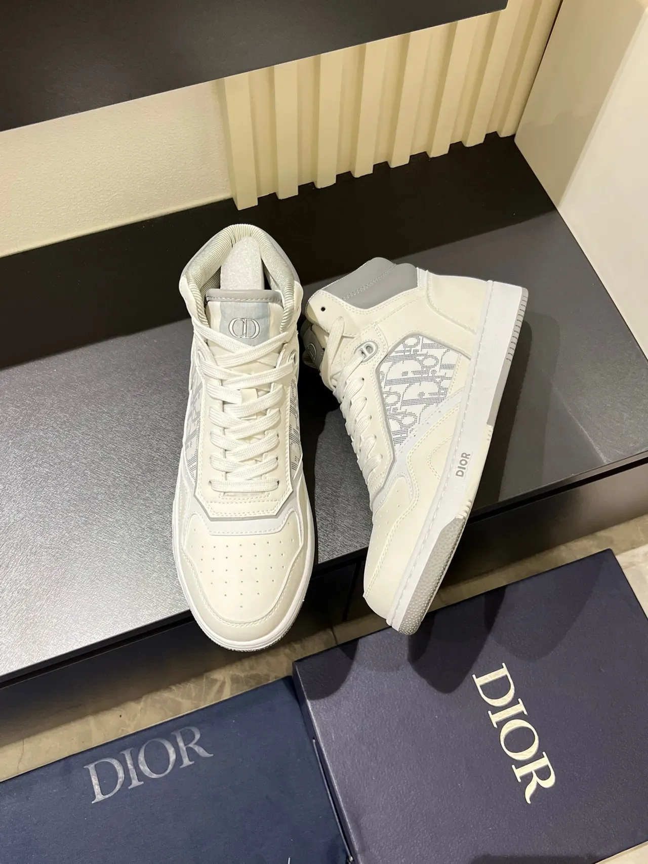 Dior B23 Sneakers Lifestyle Hautes Off-White et Gris 5