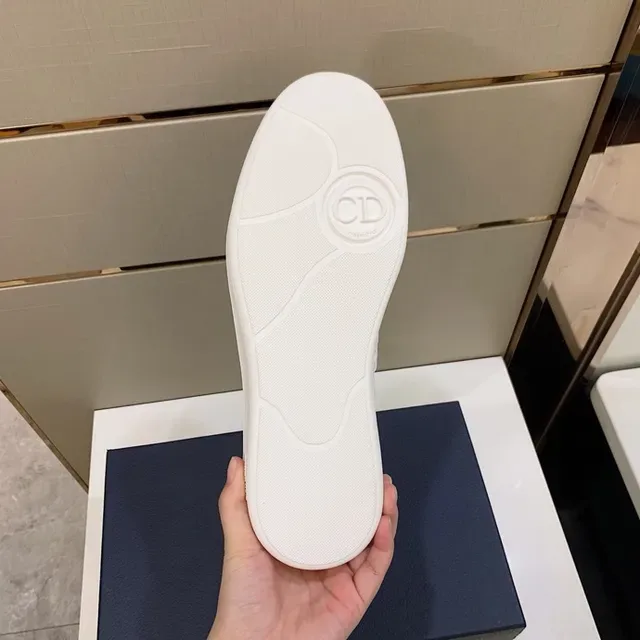 Dior B23 White and Black Embossed Monogram Lifestyle Sneakers 4