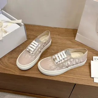 Dior B27 بيج مونوغرام كانفاس سنيكرز لايف ستايل