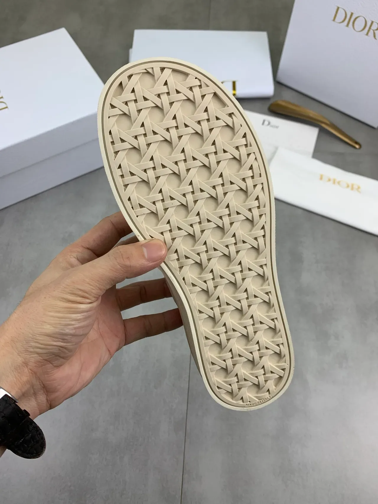 Dior Chaussures Lifestyle Beige et Blanc, Partie Supérieure Texturisée Tissée, Ourlet de Dentelle Brodé 3