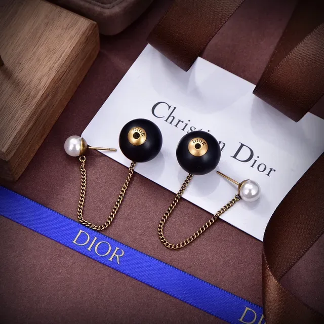 Dior Black Onyx and Pearl Gold Chain Dangle Earrings 3