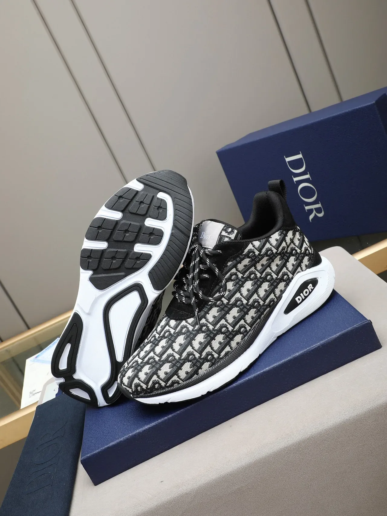 Dior Noir et Blanc Monogram Jacquard Dessus Semelle intermédiaire sculptée Sneakers lifestyle 5