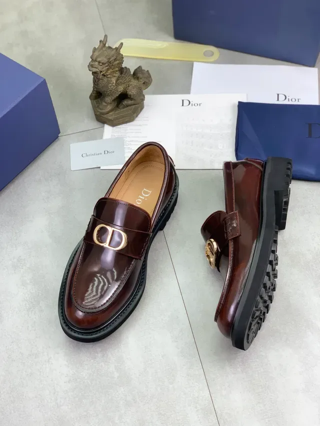 Dior Brown Black Glossy Patent Leather CD-Logo Buckle Loafer 6