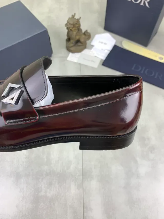 Dior كرزي أسود جلد لامع براءة اختراع CD-Logo حزام معدني حذاء مكاسين 3