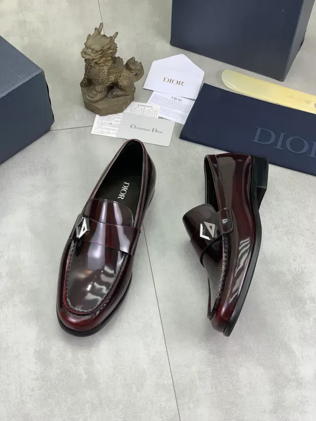 Dior كرزي أسود جلد لامع براءة اختراع CD-Logo حزام معدني حذاء مكاسين 4
