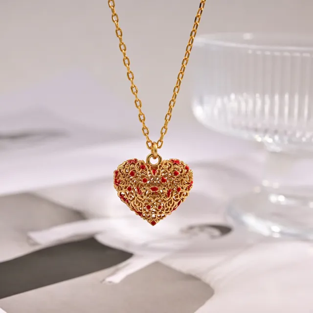 Dior collier pendentif cœur filigrané or et rouge 5