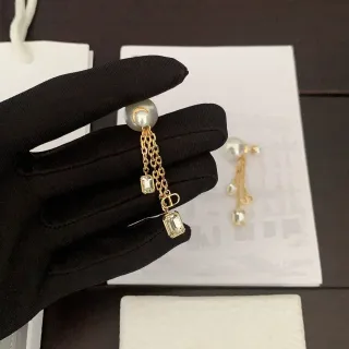 Dior Boucles d'Oreilles Stud Chaîne Perle Blanche Or