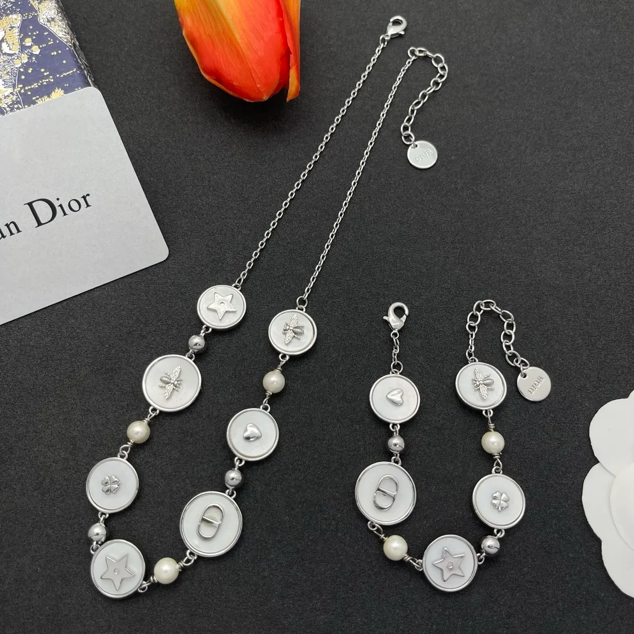 Dior Lucky Charms Multi-Charm Bracelet Argenté Mère-de-Perle et Perle 2