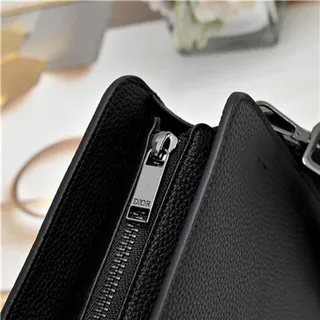 Dior Oblique Sac de poignet en cuir noir monogrammé structuré rectangulaire silhouette 5