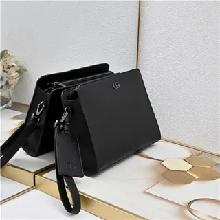 Dior Oblique Sac de poignet en cuir noir monogrammé structuré rectangulaire silhouette 9