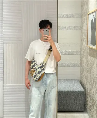 Dior Saddle Navy Beige Monogrammed Canvas Tan Leather Trim 马鞍包 10