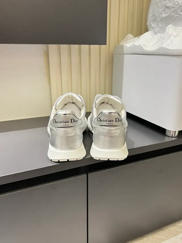 Dior Tênis Lifestyle Prata Branco Metálico Superior Sintético Sola de Borracha 2