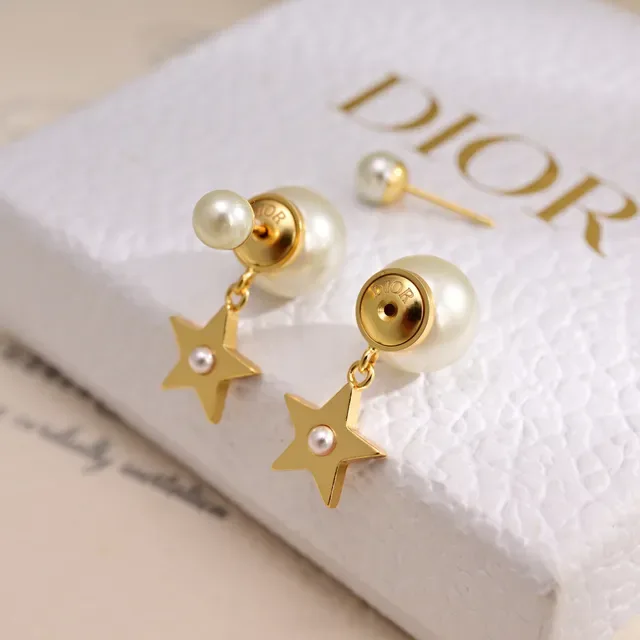 Dior Tribales Brincos de metal dourado e pérolas de resina branca 2