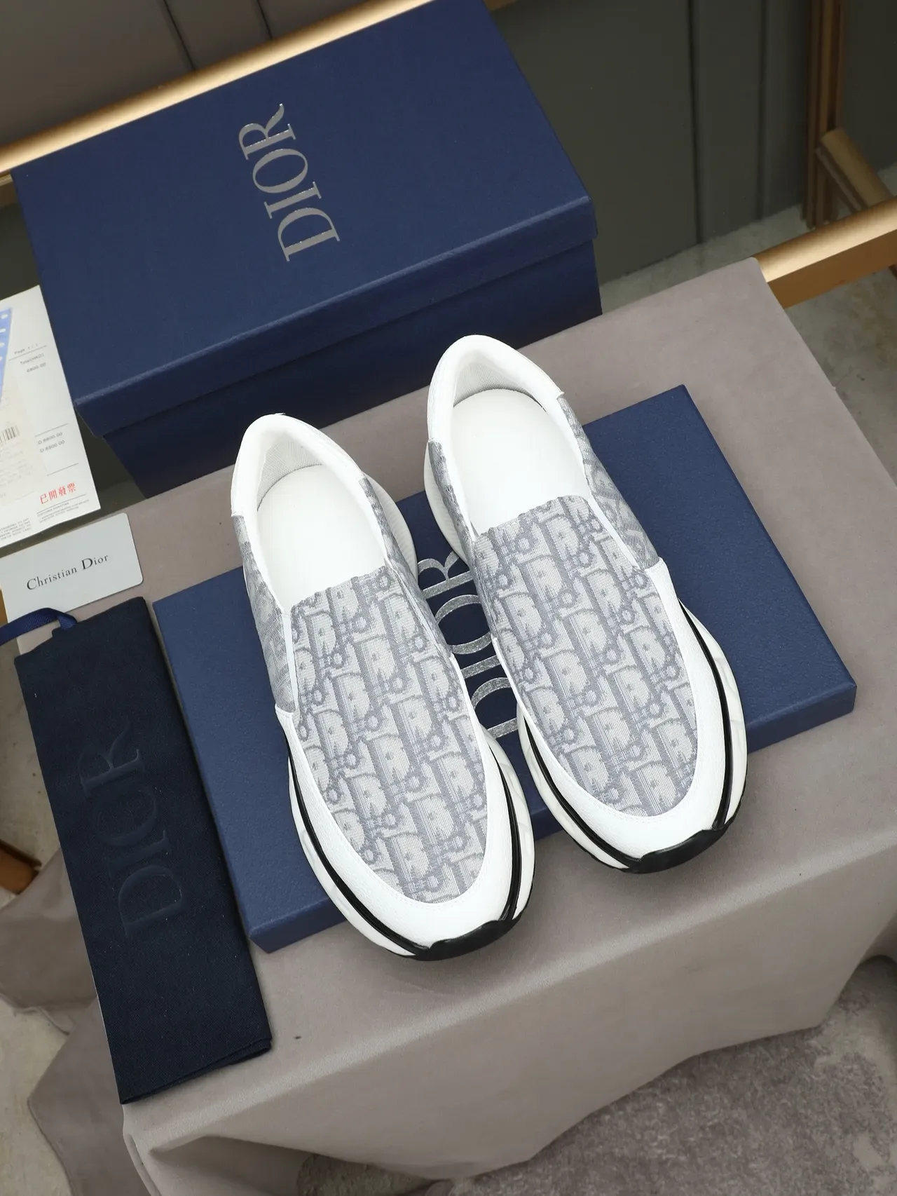 Dior Blancs et Gris Monogrammés en Tissu Slip-On Lifestyle Sneakers 2