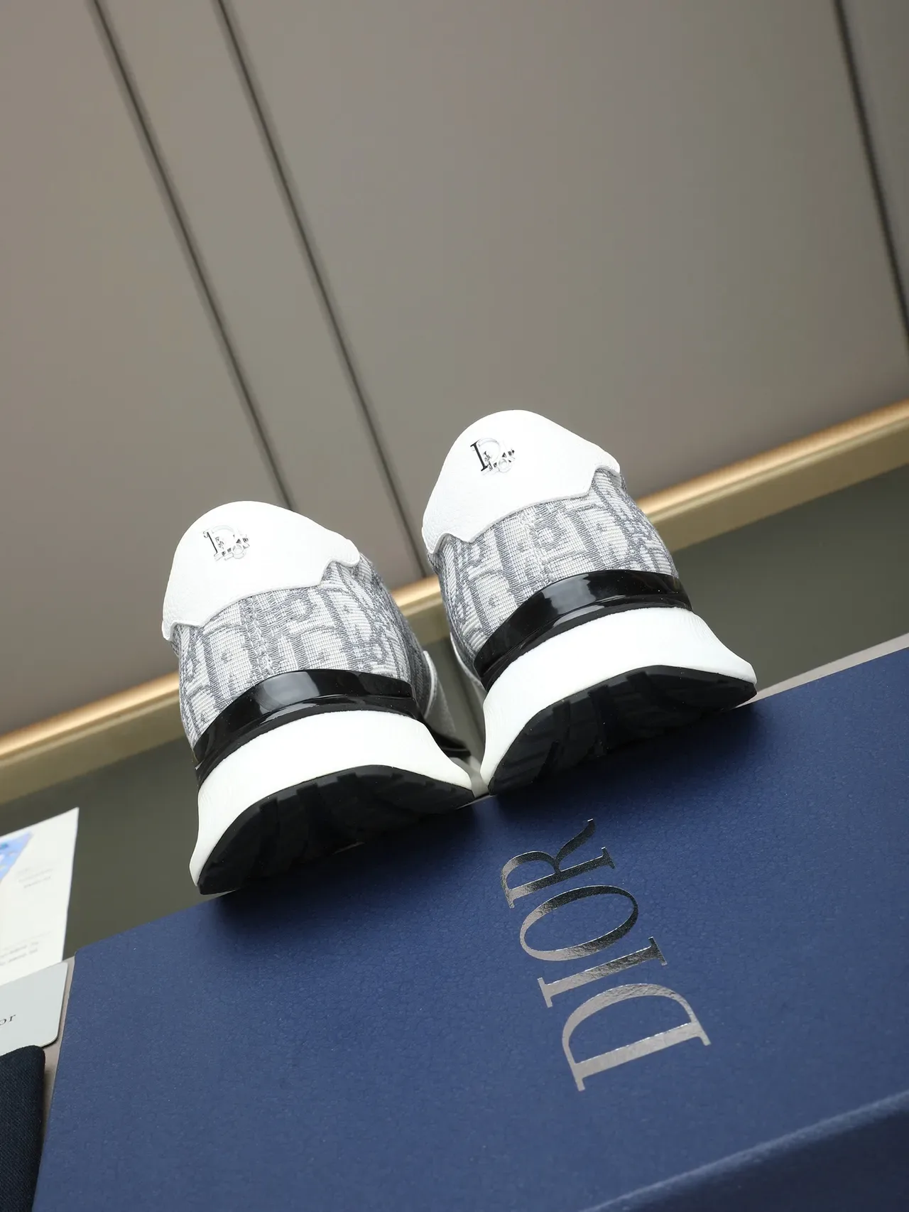Dior Blancs et Gris Monogrammés en Tissu Slip-On Lifestyle Sneakers 3