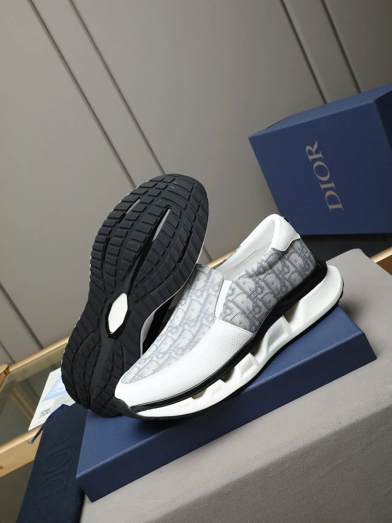 Dior Blancs et Gris Monogrammés en Tissu Slip-On Lifestyle Sneakers 4
