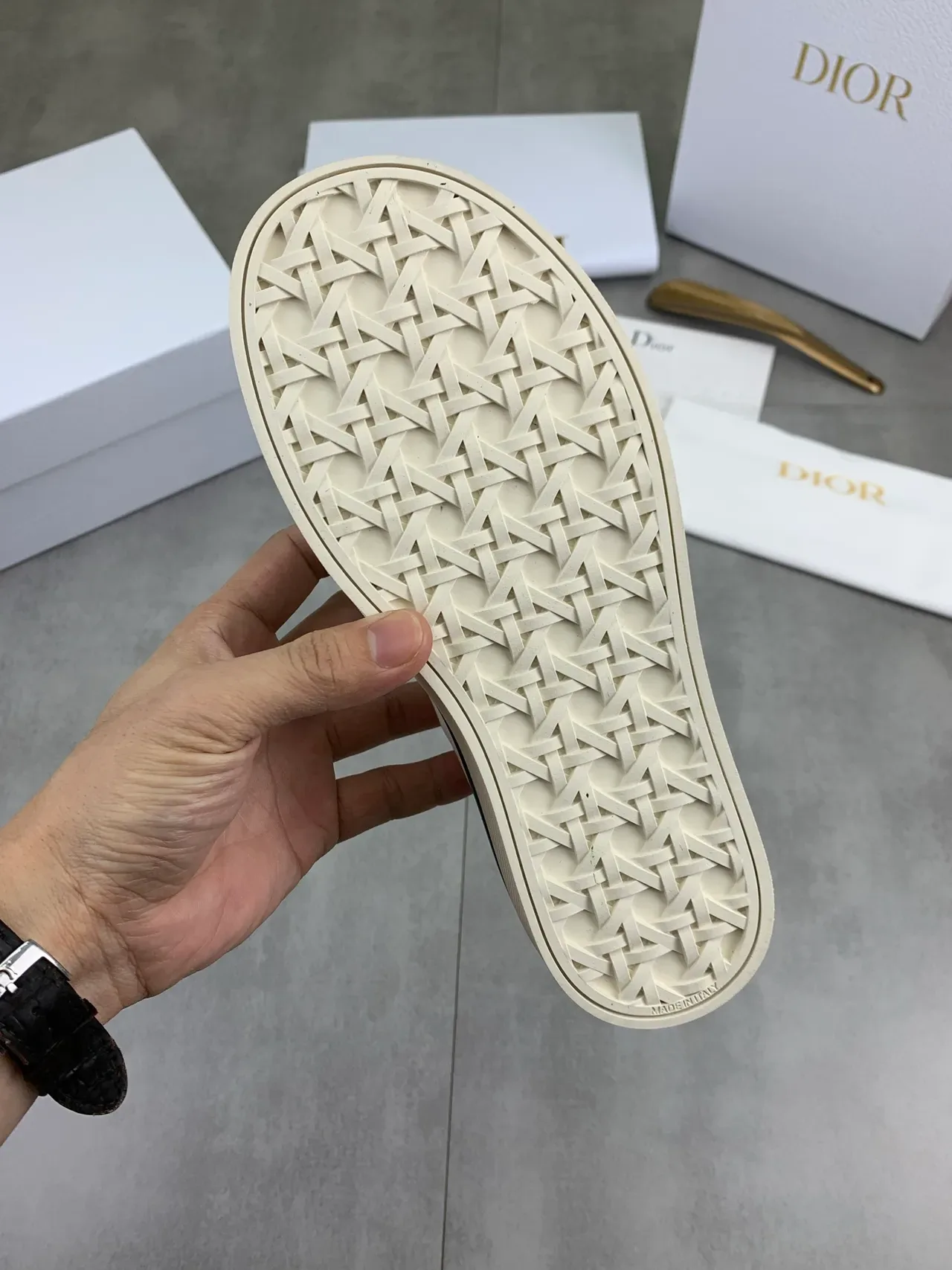 Dior tênis lifestyle branco e verde superior de canvas bordados com margaridas 3
