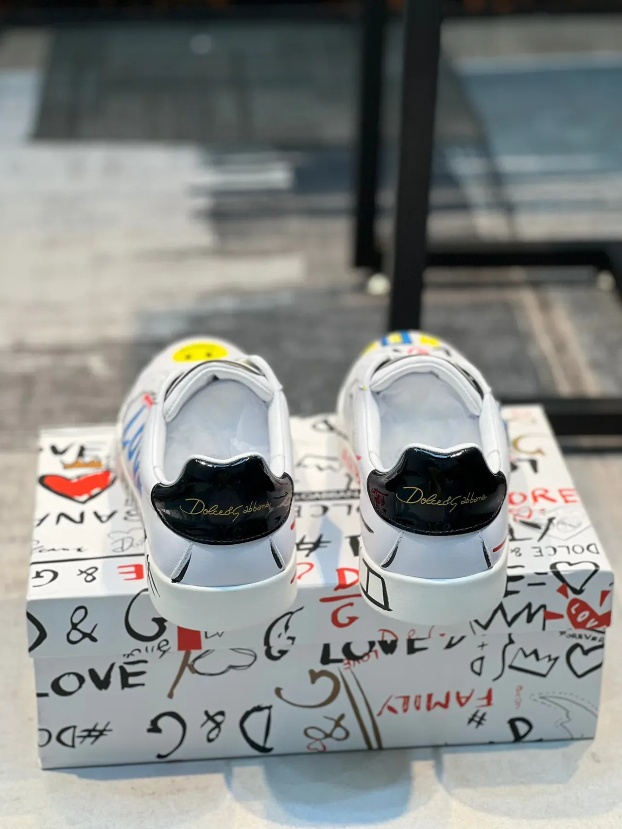 Dolce & Gabbana Graffiti-Print أحذية رياضية بيضاء للأسلوب الحياتي 2