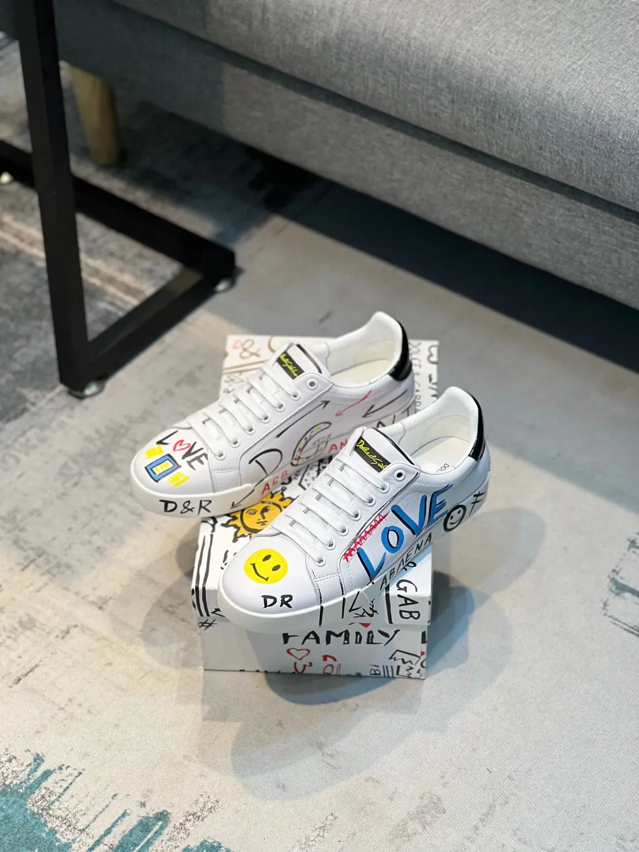 Dolce & Gabbana Graffiti-Print أحذية رياضية بيضاء للأسلوب الحياتي 7
