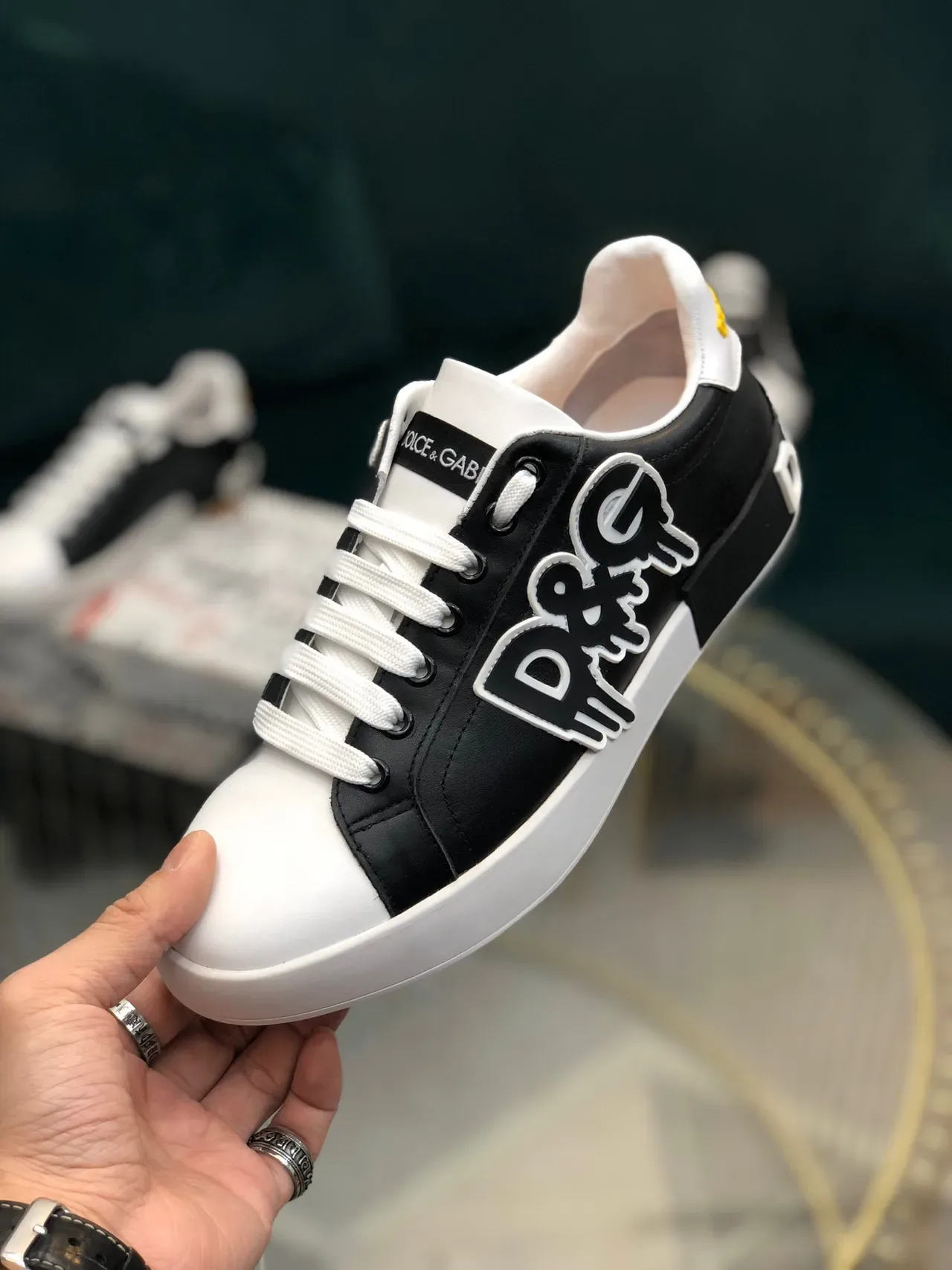 Dolce & Gabbana Portofino Noir Blanc Graphique Logo Appliqué Cuir Bicolore Partie Supérieure Sneakers Lifestyle 3