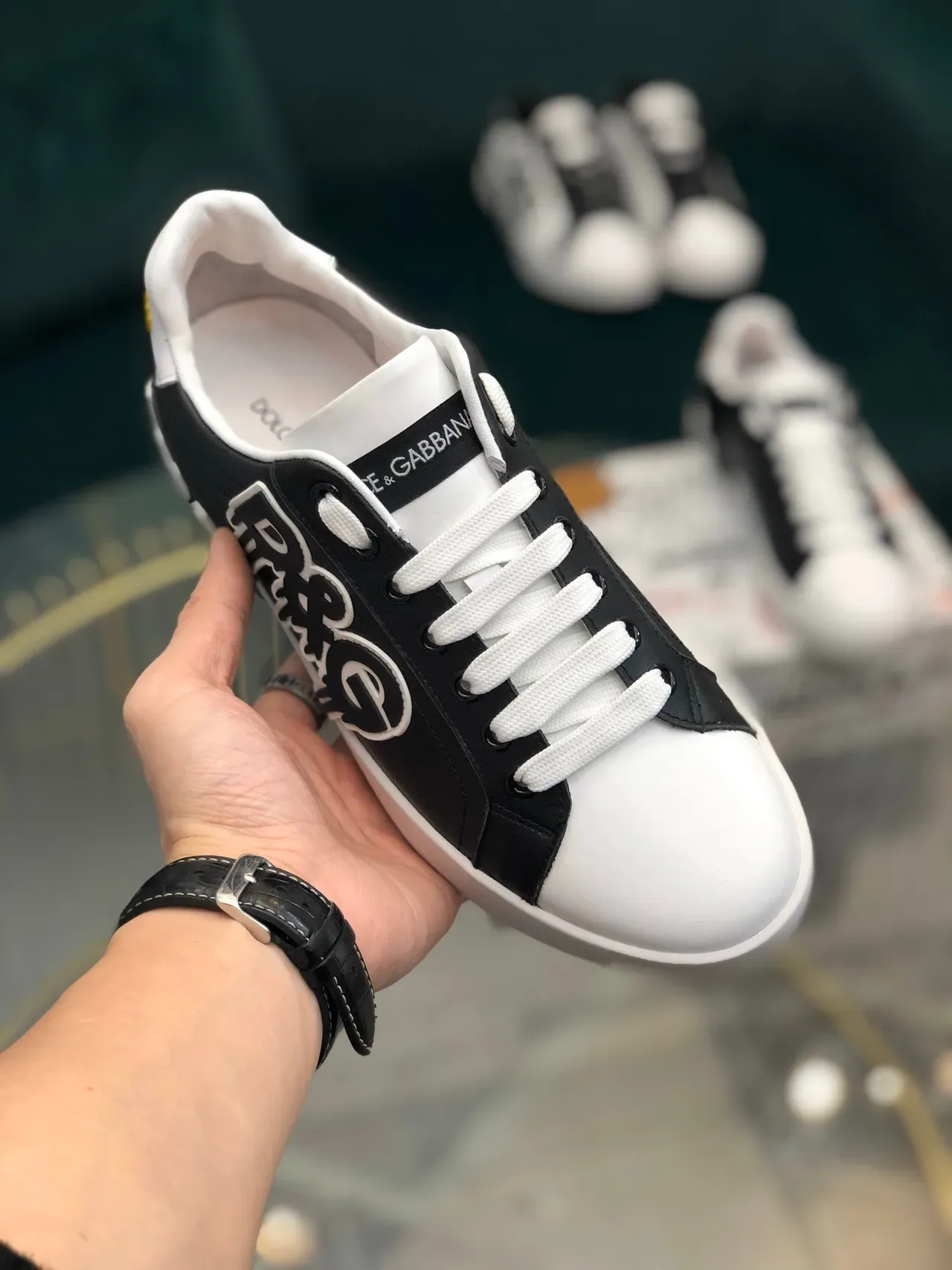 Dolce & Gabbana Portofino Noir Blanc Graphique Logo Appliqué Cuir Bicolore Partie Supérieure Sneakers Lifestyle 4